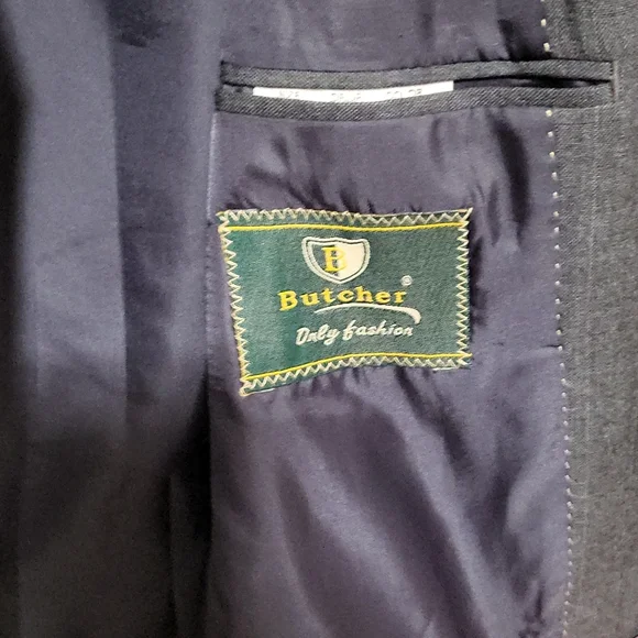 Suits - Picture 2 of 2